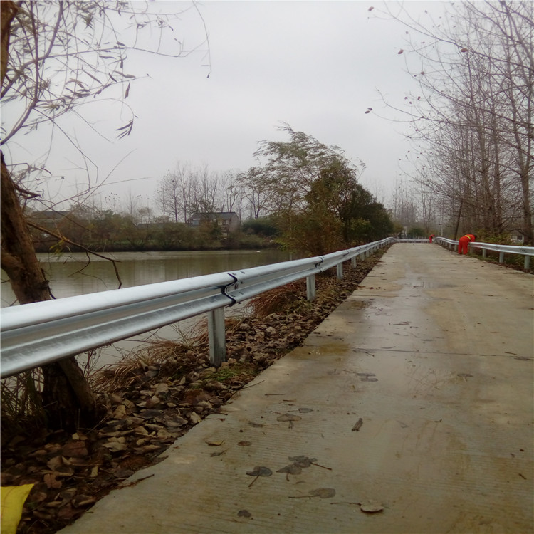 浙江公路护栏多少钱一米？？？？？？